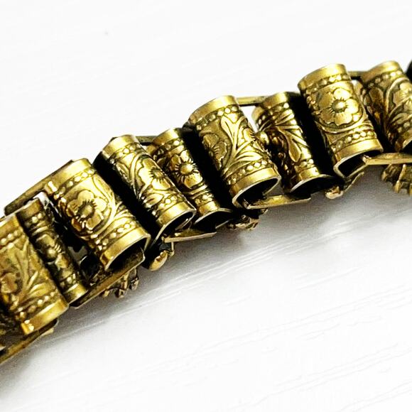 Vintage Gold & Faux Pearl Bracelet - Picture 7 of 7